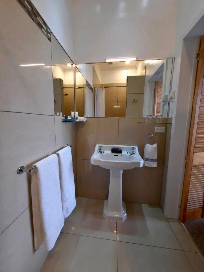 Tonix Boutique Accommodation Lawrence Экстерьер фото